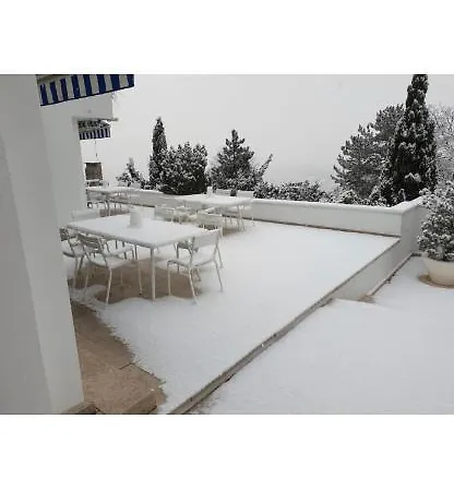 Alojamento de Acomodação e Pequeno-almoço La Haute Corniche