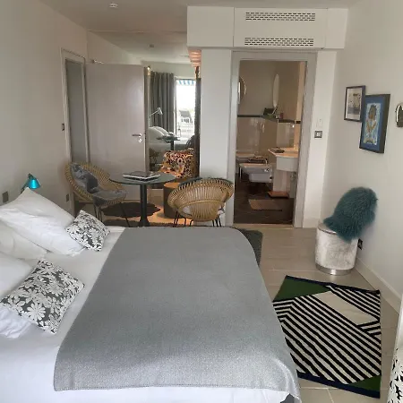 La Haute Corniche Bed & Breakfast