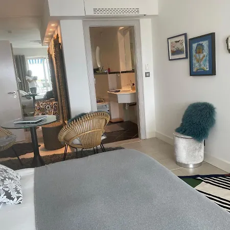 La Haute Corniche Bed & Breakfast