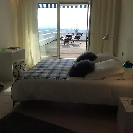 Oda ve Kahvaltı La Haute Corniche 3*