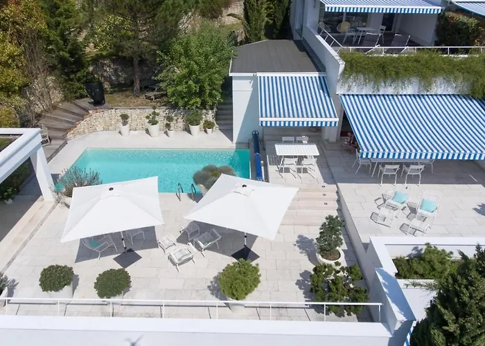 La Haute Corniche Bed & Breakfast